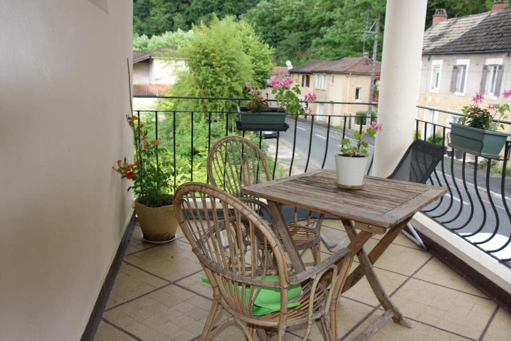 Appartement Chaleureux Avec Parking Gratuit ซาร์ลา-ลา-กาเนดา ภายนอก รูปภาพ